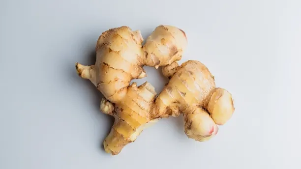 体を温める効果がある新鮮な生姜の根